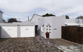 Hermanus 13 On 2Nd Guest Rooms